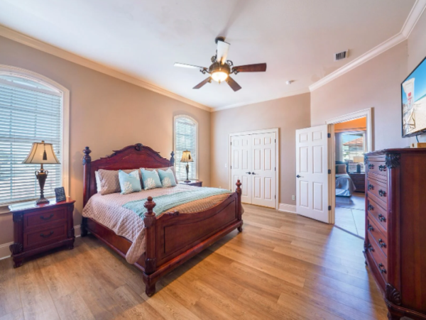 Luxurious Coastal Retreat in Miramar Beach - 7-Bedroom Home Near Beach